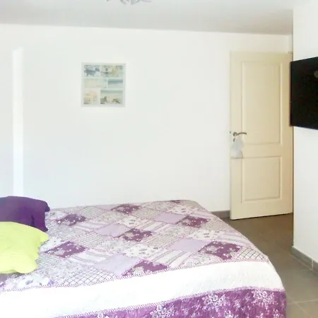 A Raphael 55 M² Avec Piscine Partagee *