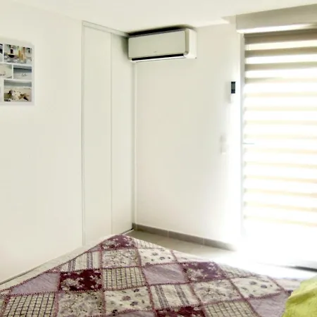 Appartement Charmant A Saint Raphael 55 M² Avec Piscine Partagee Apartment *
